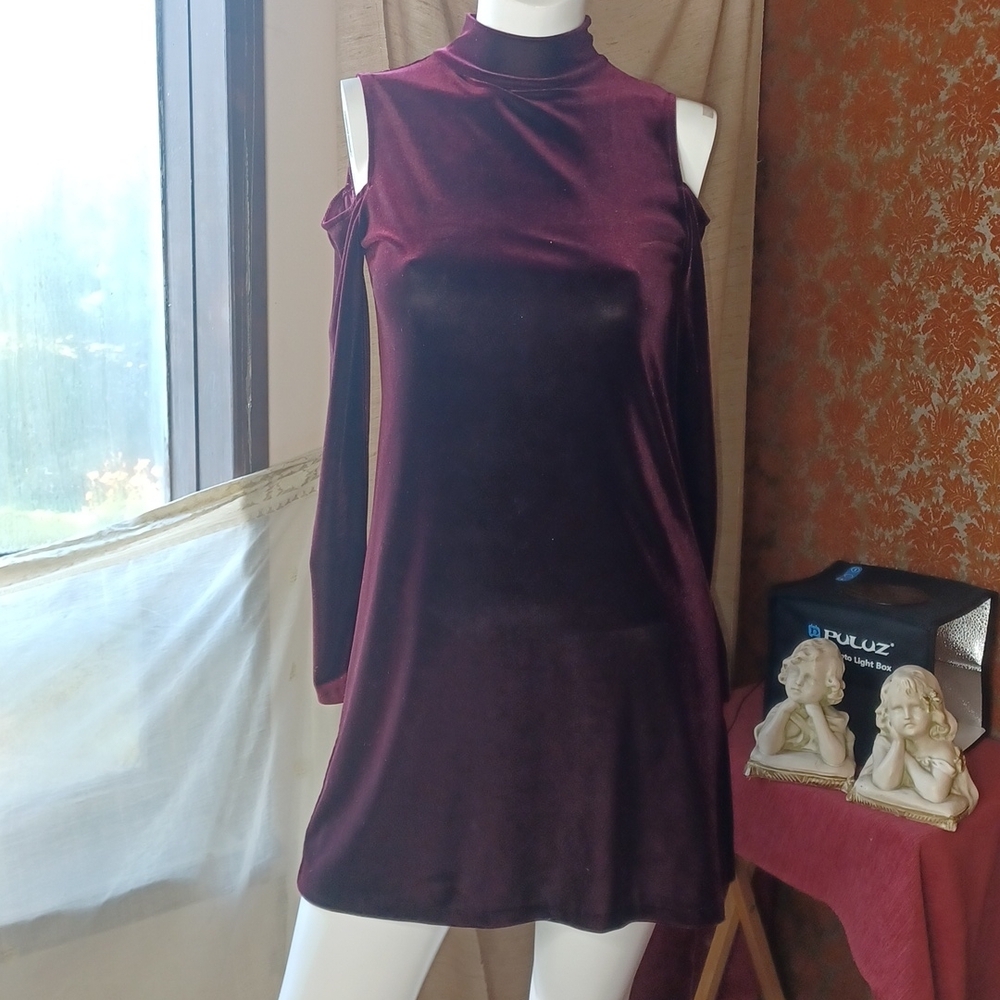 Design Lab dress velvet cold shoulder mock turtleneck with slight flare S